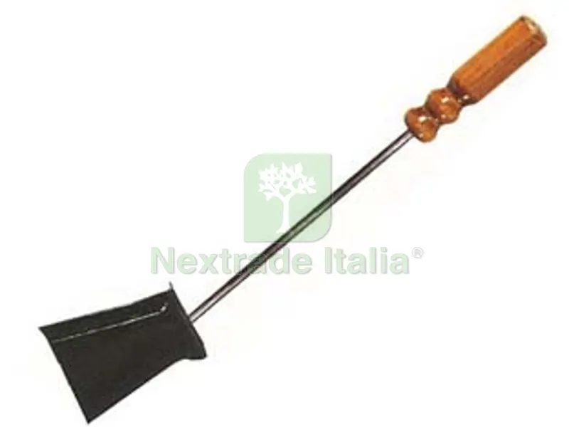 2PZ Paletta per Camino Manico Legno - cm.52h. (724 BIS) — Casalinghi e organizzazione — rif. FERX.FER254076 2PZ Paletta per Camino Manico Legno - cm.52h. (724 BIS) — Casalinghi e organizzazione — rif. FERX.FER254076