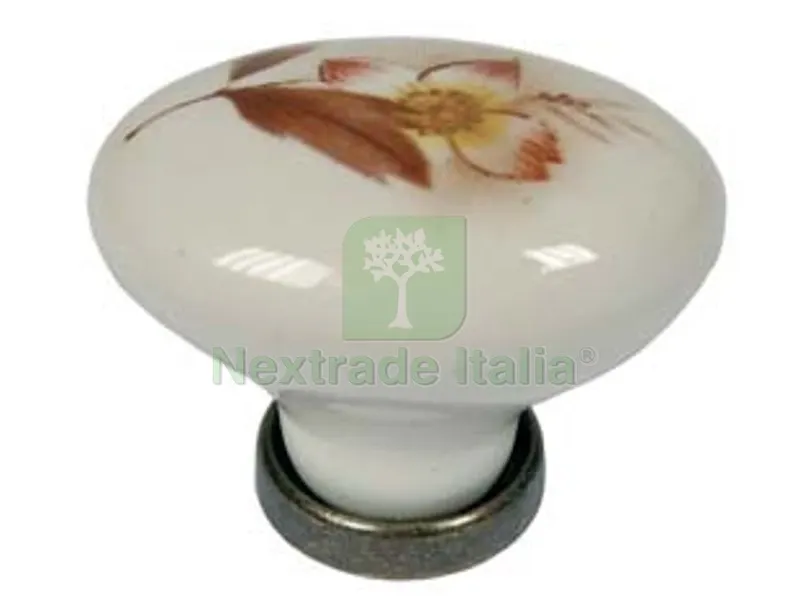 5PZ Pomoli Ovali in Porcellana MOD.P02.01 Avorio Decoro Fiore - mm.24x34x25h. — Maniglie e pomelli — rif. FERX.FER255080 5PZ Pomoli Ovali in Porcellana MOD.P02.01 Avorio Decoro Fiore - mm.24x34x25h. — Maniglie e pomelli — rif. FERX.FER255080