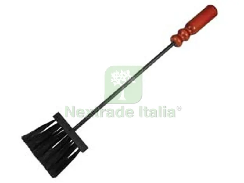 2PZ SCOPINO SETOLE NYLON PER CAMINO MANICO LEGNO - cm.55h. (725 BIS) — Accessori bagno — rif. FERX.FER292429