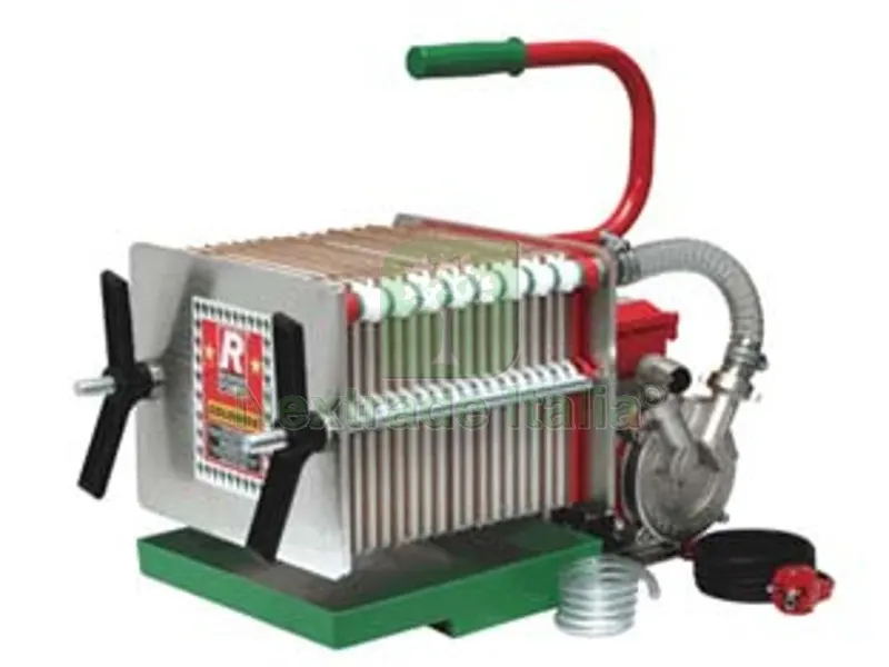 POMPA FILTRO COLOMBO 18 OIL CON 18 PIASTRE — Protezioni corpo — rif. FERX.FER356985 POMPA FILTRO COLOMBO 18 OIL CON 18 PIASTRE — Protezioni corpo — rif. FERX.FER356985