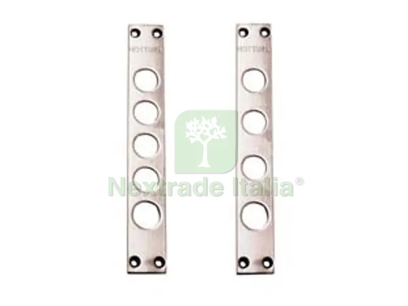Contropiastre per Serrature Porte Blindate 94240F - interasse mm.37, mm.30x206x3 (94240F037) — Serrature e cilindri — rif. FERX.FER402200 Contropiastre per Serrature Porte Blindate 94240F - interasse mm.37, mm.30x206x3 (94240F037) — Serrature e cilindri — rif. FERX.FER402200