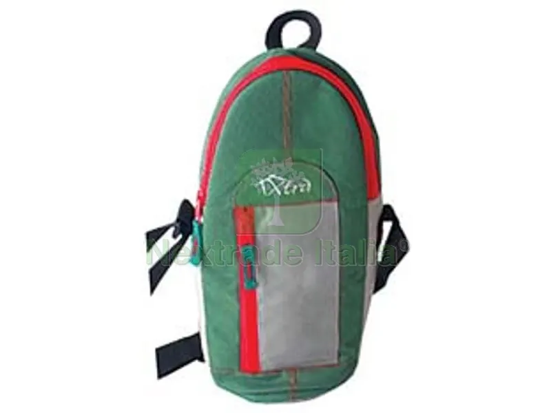 BORSA TERMICA KEMI BOTTIGLIA CAPACITA' LT.1,5 - cm.12x34h. — Borracce e bottiglie — rif. FERX.FER456333 BORSA TERMICA KEMI BOTTIGLIA CAPACITA' LT.1,5 - cm.12x34h. — Borracce e bottiglie — rif. FERX.FER456333