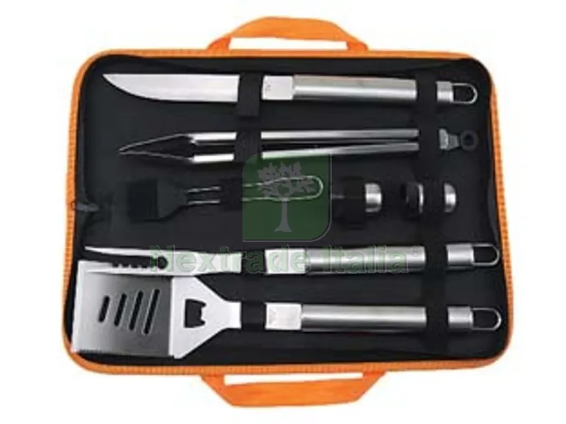 Attrezzi Acciaio Inox per Barbecue in Set da 8 Pezzi — Tempo libero outdoor — rif. FERX.FER470605 Attrezzi Acciaio Inox per Barbecue in Set da 8 Pezzi — Tempo libero outdoor — rif. FERX.FER470605
