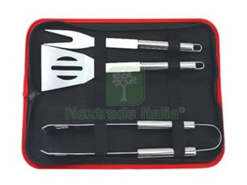 Attrezzi Acciaio Inox per Barbecue in Set da 4 Pezzi — Tempo libero outdoor — rif. FERX.FER470612 Attrezzi Acciaio Inox per Barbecue in Set da 4 Pezzi — Tempo libero outdoor — rif. FERX.FER470612