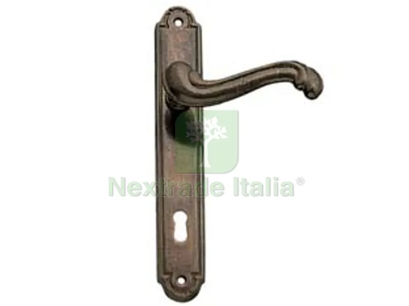 4PAIA MANIGLIA BAROCCO CON PLACCA IN OTTONE - mm.90 — Maniglie e pomelli — rif. FERX.FER10313 4PAIA MANIGLIA BAROCCO CON PLACCA IN OTTONE - mm.90 — Maniglie e pomelli — rif. FERX.FER10313