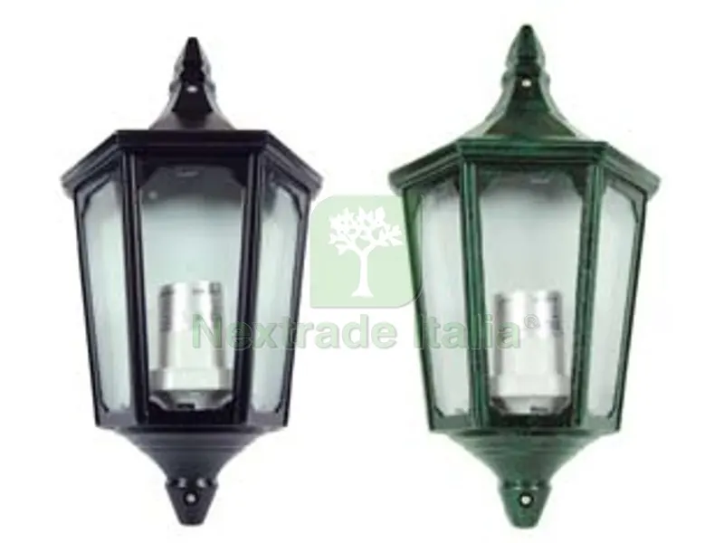 LANTERNA A PARETE MODELLO BERLINO - 60w IP44 mm.192x103x355h. verde anticato — Illuminazione — rif. FERX.FER102902 LANTERNA A PARETE MODELLO BERLINO - 60w IP44 mm.192x103x355h. verde anticato — Illuminazione — rif. FERX.FER102902
