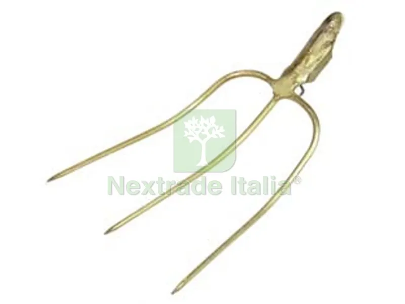 FORCA A TRE DENTI — Attrezzi da giardino — rif. FERX.FER132787 FORCA A TRE DENTI — Attrezzi da giardino — rif. FERX.FER132787
