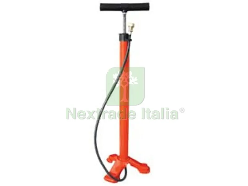 POMPA A MANO CON DOPPIA IMPUGNATURA E BASE CON TREPPIEDE — Tempo libero outdoor — rif. FERX.FER223270 POMPA A MANO CON DOPPIA IMPUGNATURA E BASE CON TREPPIEDE — Tempo libero outdoor — rif. FERX.FER223270