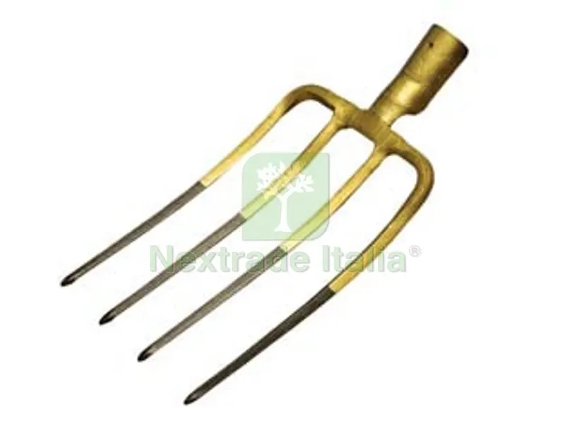 FORCA AUSTRIA A VANGARE 4 DENTI "ORSATTI" — Attrezzi da giardino — rif. FERX.FER273848 FORCA AUSTRIA A VANGARE 4 DENTI "ORSATTI" — Attrezzi da giardino — rif. FERX.FER273848