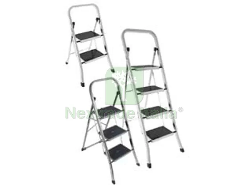 SGABELLO FACTOTUM IN ALLUMINIO - 4 gradini — Arredo — rif. FERX.FER403191 SGABELLO FACTOTUM IN ALLUMINIO - 4 gradini — Arredo — rif. FERX.FER403191