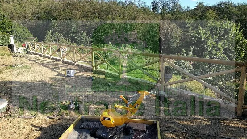 5PZ PALI IN LEGNO CON 2 FORI E CON PUNTA TRATTATI PER STACCIONATA Ø 12 H 150 nx1 — Pali e paletti — rif. FERX.RETI.62.4 — foto 2 5PZ PALI IN LEGNO CON 2 FORI E CON PUNTA TRATTATI PER STACCIONATA Ø 12 H 150 nx1 — Pali e paletti — rif. FERX.RETI.62.4 — foto 2