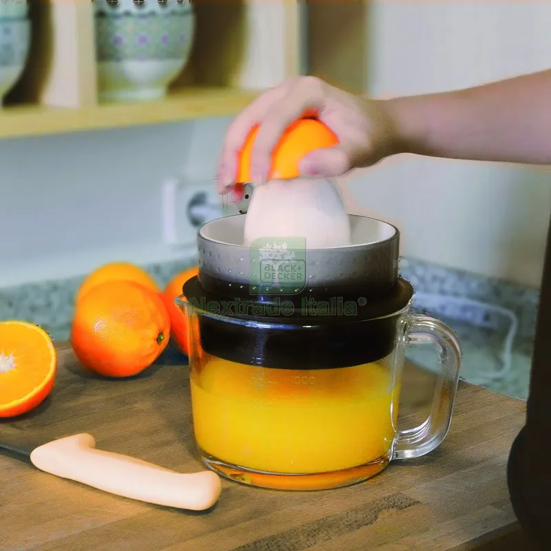 Black+Decker SPREMIAGRUMI BXCJ30E 30 W contenitore in vetro 1 lt. — Cucina e coltelleria — rif. FERX.VIT59459 — foto 3 Black+Decker SPREMIAGRUMI BXCJ30E 30 W contenitore in vetro 1 lt. — Cucina e coltelleria — rif. FERX.VIT59459 — foto 3
