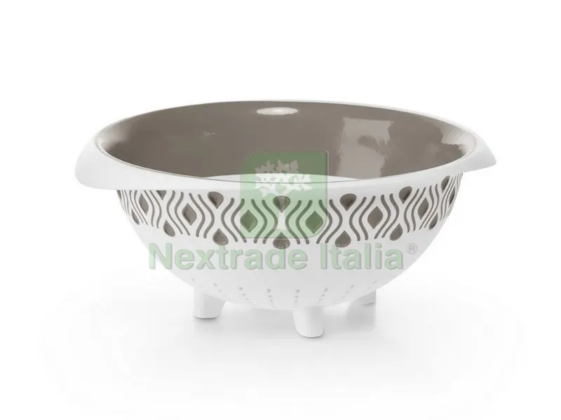 SCOLAPASTA TOSCA Ø cm.28 bianco/tortora chiaro — Casalinghi e organizzazione — rif. FERX.VIT47772 SCOLAPASTA TOSCA Ø cm.28 bianco/tortora chiaro — Casalinghi e organizzazione — rif. FERX.VIT47772