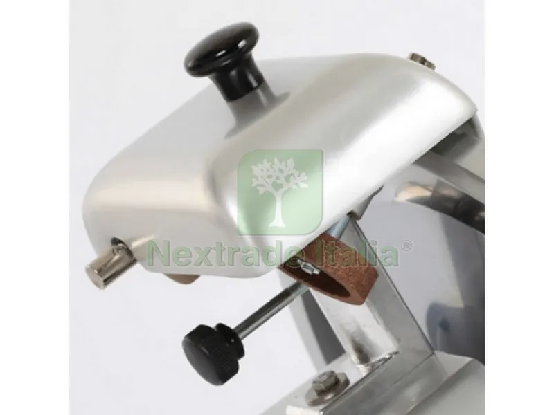 R.G.V. Affettatrice Elettrica 300/S-L Lusso 180W — Cucina e coltelleria — rif. FERX.VIT55716 — foto 2 R.G.V. Affettatrice Elettrica 300/S-L Lusso 180W — Cucina e coltelleria — rif. FERX.VIT55716 — foto 2