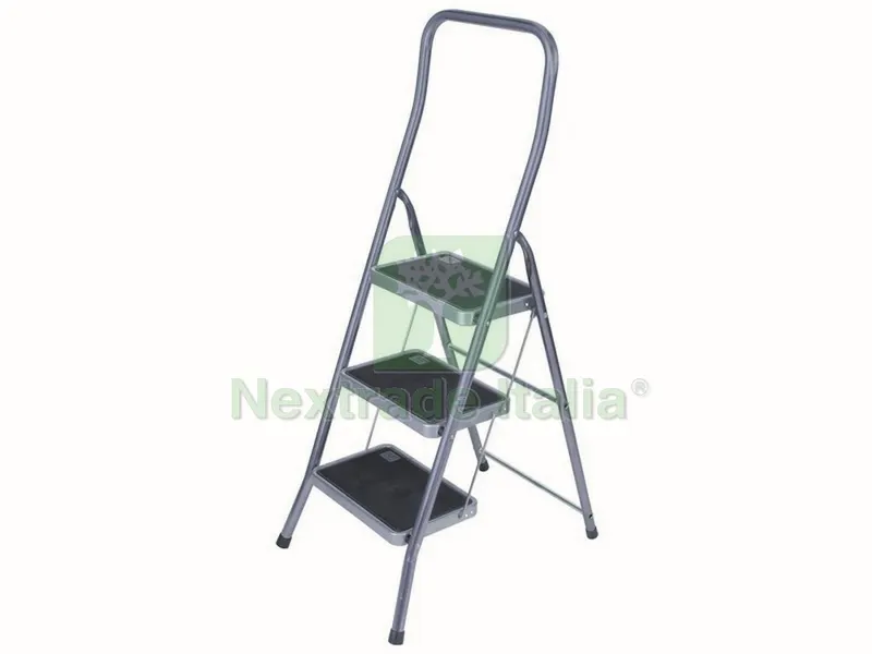 SGABELLO IN ACCIAIO SUPER EFFE 4 gradini — Arredo — rif. FERX.VIT49737 SGABELLO IN ACCIAIO SUPER EFFE 4 gradini — Arredo — rif. FERX.VIT49737