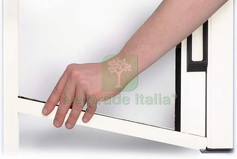 ZANZARIERA VERTICALE IN KIT cm.100x160 col. Bianco (RAL 9010) — Tende e zanzariere — rif. FERX.VIT55603 — foto 3 ZANZARIERA VERTICALE IN KIT cm.100x160 col. Bianco (RAL 9010) — Tende e zanzariere — rif. FERX.VIT55603 — foto 3