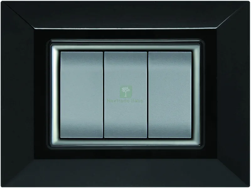 PLACCA PLAIN Col. Nero 3 posti — Interruttori e prese — rif. FERX.VIT58175