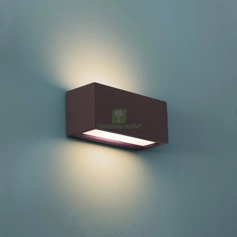 Applique Bidirezionale Rettangolare a LED Reverso 1 Slot E27 Col. Corten — Illuminazione — rif. FERX.VIT57108 Applique Bidirezionale Rettangolare a LED Reverso 1 Slot E27 Col. Corten — Illuminazione — rif. FERX.VIT57108