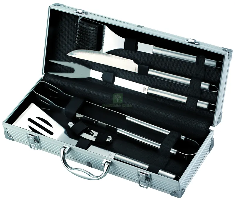 SET UTENSILI PER BARBECUE INOX VALIGETTA IN ALLUMINIO 6 PEZZI — Set di attrezzi — rif. FERX.VIT58668