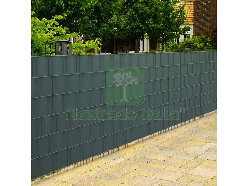 STRISCIA FRANGIVISTA IN PVC + 20 CLIP (450 gr/m) cm. 19x35 mt col. Verde — Arelle e frangivista — rif. FERX.VIT54318 STRISCIA FRANGIVISTA IN PVC + 20 CLIP (450 gr/m) cm. 19x35 mt col. Verde — Arelle e frangivista — rif. FERX.VIT54318