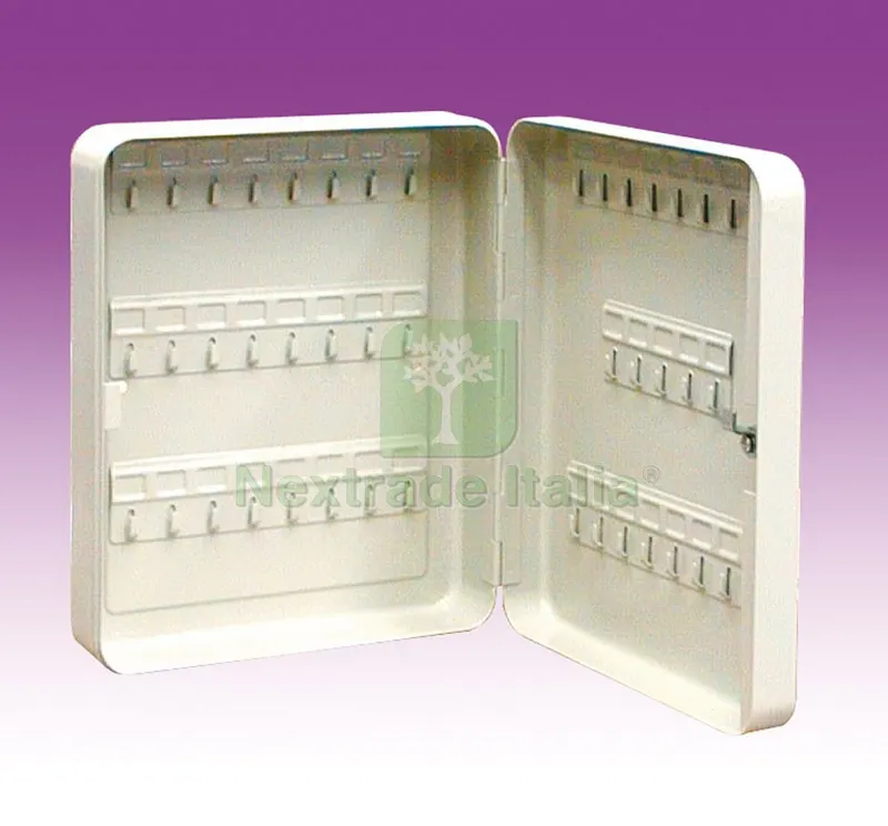 CASSETTA PORTACHIAVI 48 posti mm. 180x80x250 h — Casalinghi e organizzazione — rif. FERX.VIT43055 CASSETTA PORTACHIAVI 48 posti mm. 180x80x250 h — Casalinghi e organizzazione — rif. FERX.VIT43055