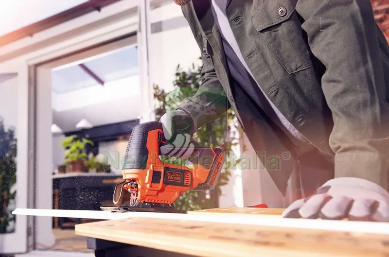 Black+Decker Seghetto Alternativo a Batteria BDCJS18-QW 18V 1 batteria 2,0 — Smerigliatrici e seghe — rif. FERX.VIT56239 — foto 2 Black+Decker Seghetto Alternativo a Batteria BDCJS18-QW 18V 1 batteria 2,0 — Smerigliatrici e seghe — rif. FERX.VIT56239 — foto 2
