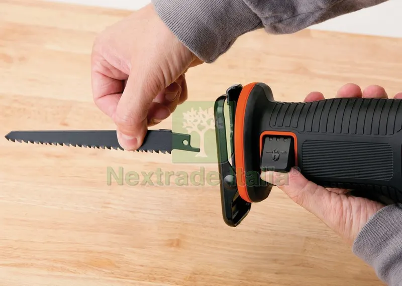 Black+Decker SEGA UNIVERSALE A BATTERIA BDCR18-QW 18V 1 batteria 1,5 Ah — Scarichi e sifoni — rif. FERX.VIT56240 — foto 3 Black+Decker SEGA UNIVERSALE A BATTERIA BDCR18-QW 18V 1 batteria 1,5 Ah — Scarichi e sifoni — rif. FERX.VIT56240 — foto 3