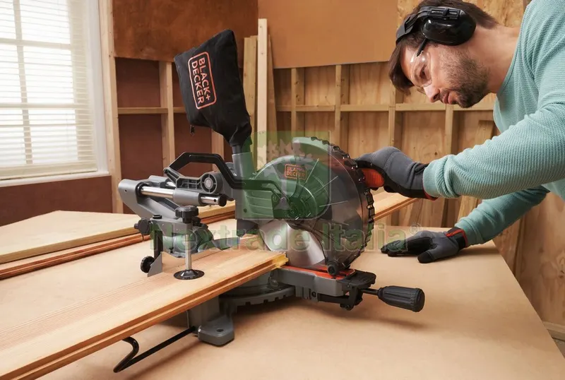Black+Decker TRONCATRICE RADIALE BES701-QS 216 mm. 1.500 W — Smerigliatrici e seghe — rif. FERX.VIT56264 — foto 2 Black+Decker TRONCATRICE RADIALE BES701-QS 216 mm. 1.500 W — Smerigliatrici e seghe — rif. FERX.VIT56264 — foto 2
