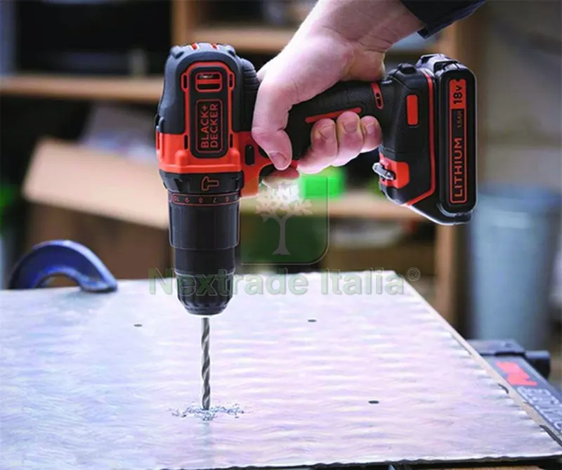 Black+Decker TRAPANO AVVITATORE A PERCUSSIONE BDCHD18BAFC-QW 18V 2 batterie 1,5 Ah + 80 accessori — Trapani e avvitatori — rif. FERX.VIT57895 — foto 3 Black+Decker TRAPANO AVVITATORE A PERCUSSIONE BDCHD18BAFC-QW 18V 2 batterie 1,5 Ah + 80 accessori — Trapani e avvitatori — rif. FERX.VIT57895 — foto 3