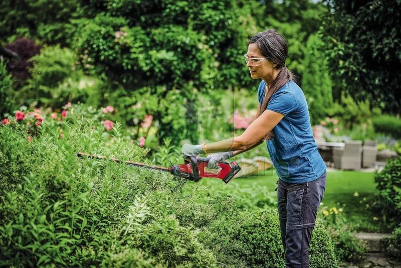 Tagliasiepi a Batteria GC-CH 18/40 LI Solo 18 V lunghezza lama cm. 46 — Attrezzi da giardino a motore — rif. FERX.VIT55801 — foto 2 Tagliasiepi a Batteria GC-CH 18/40 LI Solo 18 V lunghezza lama cm. 46 — Attrezzi da giardino a motore — rif. FERX.VIT55801 — foto 2