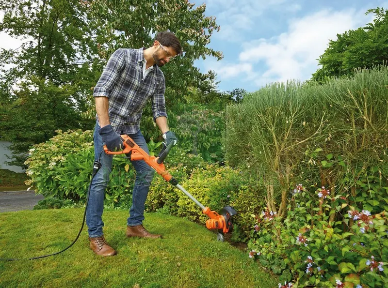 Black+Decker TAGLIABORDI ELETTRICO BESTA530-QS 550 W asta telescopica — Attrezzi da giardino a motore — rif. FERX.VIT56227 — foto 3 Black+Decker TAGLIABORDI ELETTRICO BESTA530-QS 550 W asta telescopica — Attrezzi da giardino a motore — rif. FERX.VIT56227 — foto 3