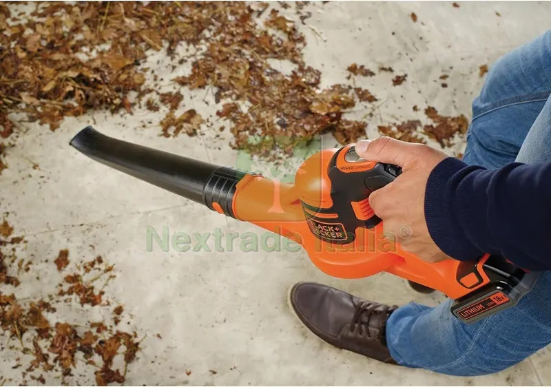 Black+Decker Soffiatore Power Command a Batteria GWC1820PC-QW 18 V 2,0 Ah — Attrezzi da giardino a motore — rif. FERX.VIT56220 — foto 2 Black+Decker Soffiatore Power Command a Batteria GWC1820PC-QW 18 V 2,0 Ah — Attrezzi da giardino a motore — rif. FERX.VIT56220 — foto 2