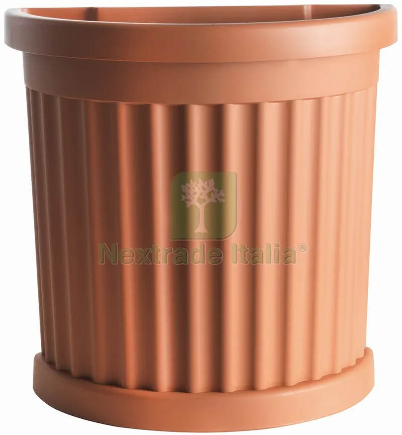VASO ROMA Col. Terracotta cm. 27x52x49 h — Vasi e fioriere — rif. FERX.VIT53091 VASO ROMA Col. Terracotta cm. 27x52x49 h — Vasi e fioriere — rif. FERX.VIT53091