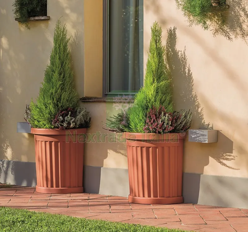 VASO ROMA Col. Terracotta cm. 27x52x49 h — Vasi e fioriere — rif. FERX.VIT53091 — foto 3 VASO ROMA Col. Terracotta cm. 27x52x49 h — Vasi e fioriere — rif. FERX.VIT53091 — foto 3