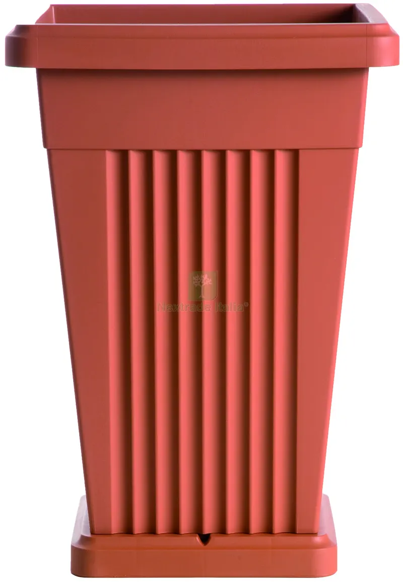 VASO PIRAMIDE Col. Terracotta cm. 40x40x59 h — Vasi e fioriere — rif. FERX.VIT53088 VASO PIRAMIDE Col. Terracotta cm. 40x40x59 h — Vasi e fioriere — rif. FERX.VIT53088