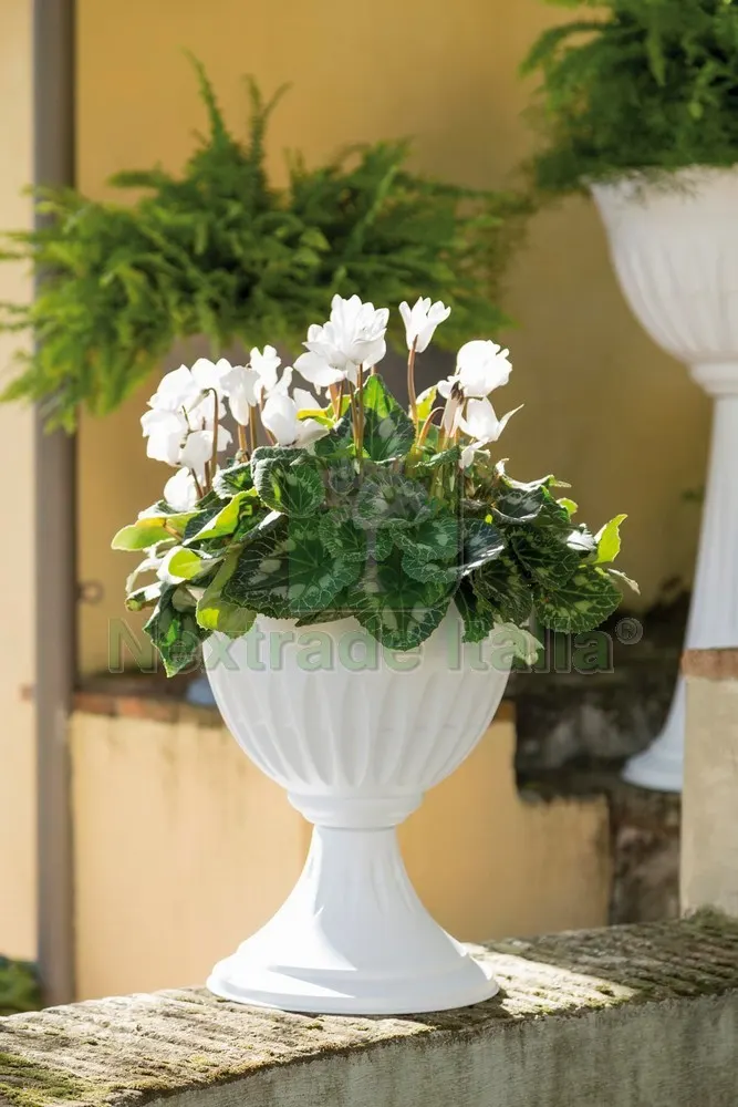 VASO A CALICE ALBA Col. Bianco Ø cm. 43x46 h — Cristalleria e tavola — rif. FERX.VIT53180 — foto 3 VASO A CALICE ALBA Col. Bianco Ø cm. 43x46 h — Cristalleria e tavola — rif. FERX.VIT53180 — foto 3