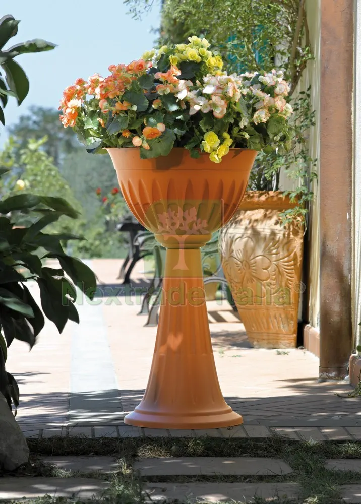 VASO A COLONNA ALBA Col. Terracotta Ø cm. 43x74,5 h — Vasi e fioriere — rif. FERX.VIT53181 — foto 2 VASO A COLONNA ALBA Col. Terracotta Ø cm. 43x74,5 h — Vasi e fioriere — rif. FERX.VIT53181 — foto 2