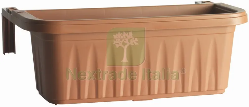 Fioriera Rettangolare Rondine Col. Terracotta cm. 50x20x18,5 h — Vasi e fioriere — rif. FERX.VIT53098 Fioriera Rettangolare Rondine Col. Terracotta cm. 50x20x18,5 h — Vasi e fioriere — rif. FERX.VIT53098