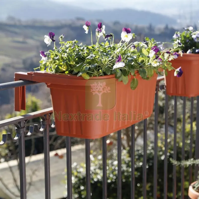Fioriera Rettangolare Rondine Col. Terracotta cm. 50x20x18,5 h — Vasi e fioriere — rif. FERX.VIT53098 — foto 2 Fioriera Rettangolare Rondine Col. Terracotta cm. 50x20x18,5 h — Vasi e fioriere — rif. FERX.VIT53098 — foto 2