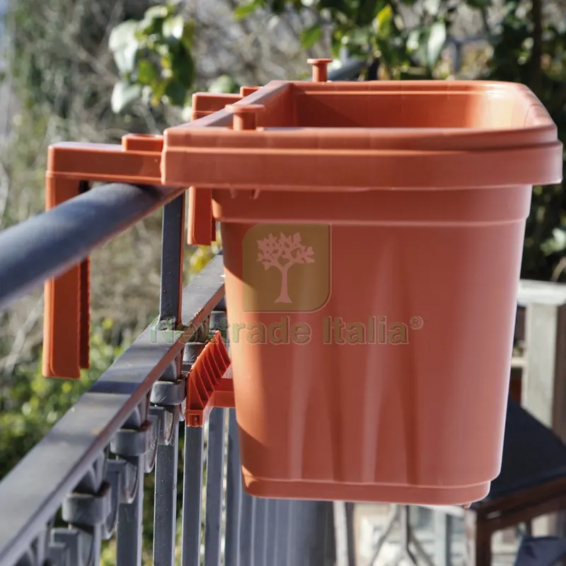 Fioriera Rettangolare Rondine Col. Terracotta cm. 50x20x18,5 h — Vasi e fioriere — rif. FERX.VIT53098 — foto 3 Fioriera Rettangolare Rondine Col. Terracotta cm. 50x20x18,5 h — Vasi e fioriere — rif. FERX.VIT53098 — foto 3