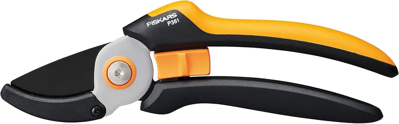 Fiskars FORBICI PER POTATURA SOLID INCUDINE P361 cm.20,5 — Attrezzi da giardino — rif. FERX.VIT60899 Fiskars FORBICI PER POTATURA SOLID INCUDINE P361 cm.20,5 — Attrezzi da giardino — rif. FERX.VIT60899